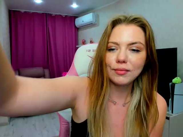 Strawberrye live cam on BongaCams