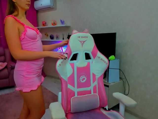 Strawberrye's BongaCams show and profile