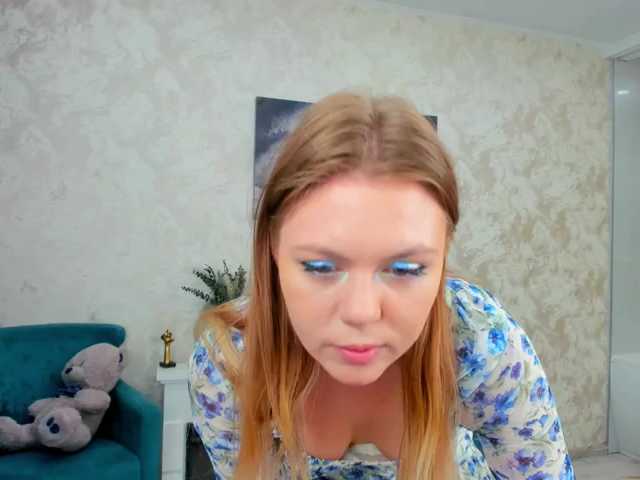 Strawberrye live cam on BongaCams