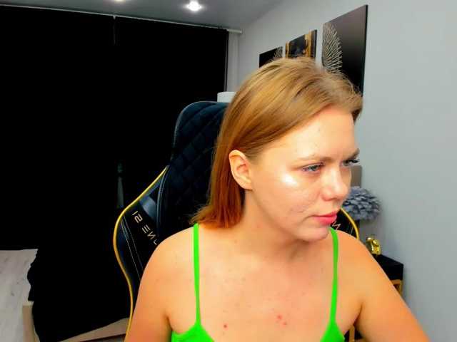 Strawberrye live cam on BongaCams