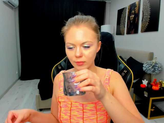 Strawberrye live cam on BongaCams