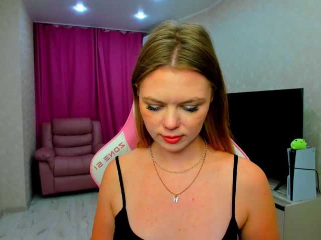 Strawberrye live cam on BongaCams