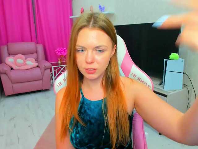 Strawberrye live cam on BongaCams