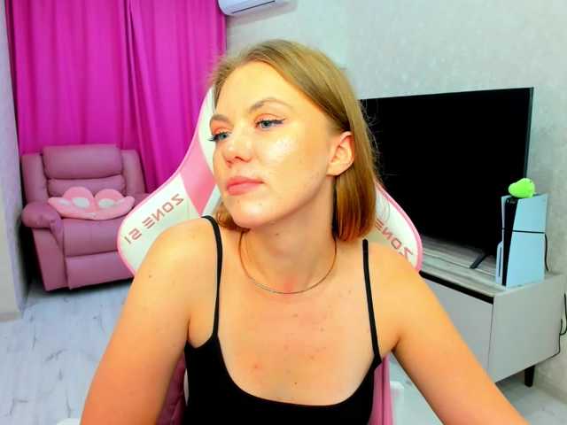 Strawberrye live cam on BongaCams