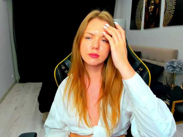 Strawberrye live cam on BongaCams