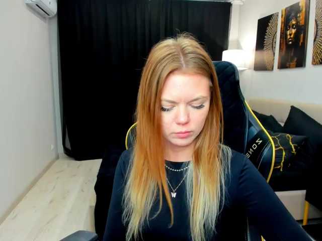 Strawberrye live cam on BongaCams