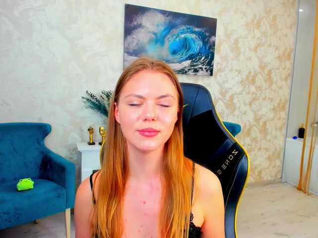 Strawberrye's BongaCams show and profile