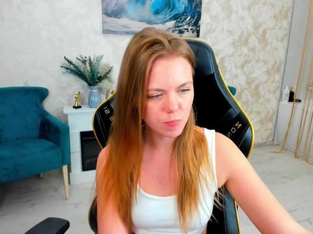 Strawberrye Live Cam on BongaCams