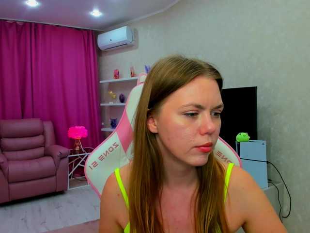 Strawberrye live cam on BongaCams