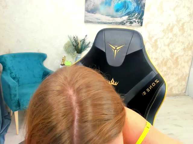 Strawberrye live cam on BongaCams