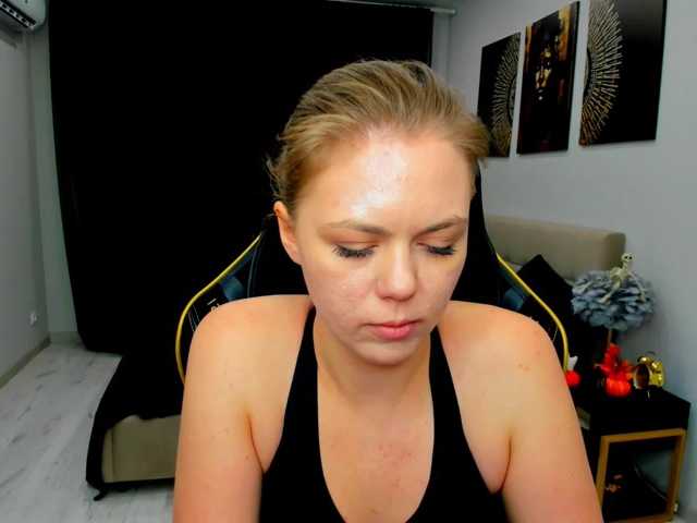 Strawberrye live cam preview