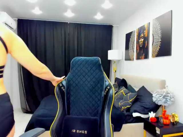 Strawberrye live cam on BongaCams