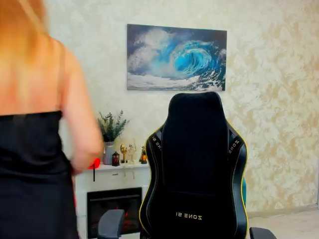 Strawberrye live cam