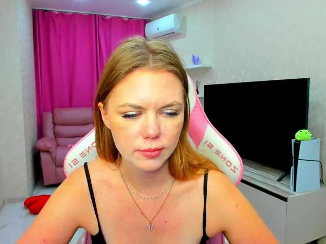 Strawberrye live cam on BongaCams