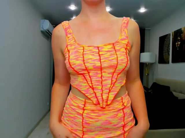Strawberrye live cam on BongaCams