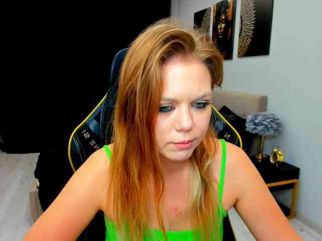 Strawberrye Live Webcam on BongaCams