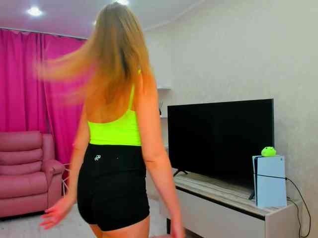 Model: Strawberrye