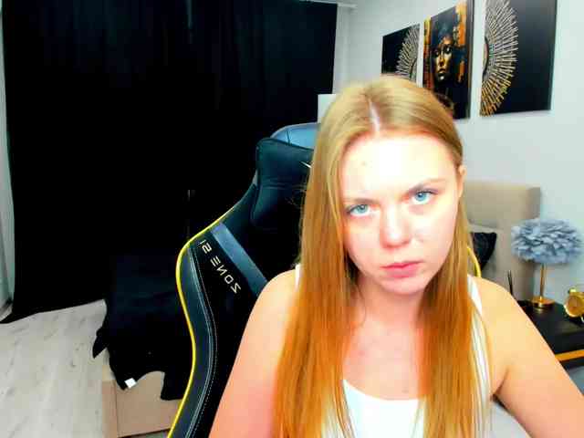 Strawberrye Live Webcam on BongaCams