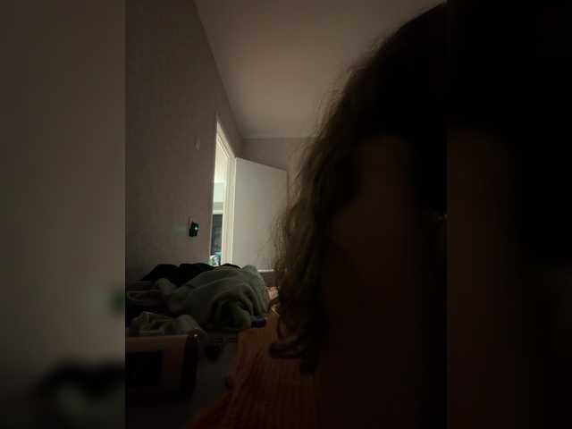 kisssssesmee live cam on BongaCams