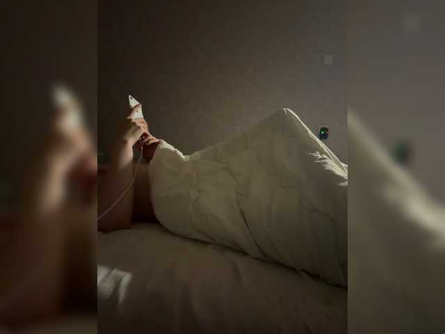 kisssssesmee live cam on BongaCams