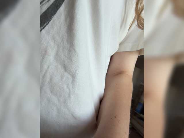 kisssssesmee live cam on BongaCams