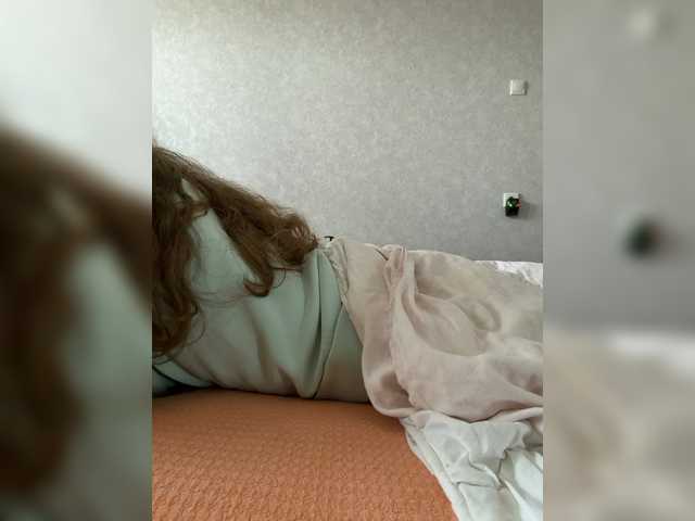 kisssssesmee live cam on BongaCams