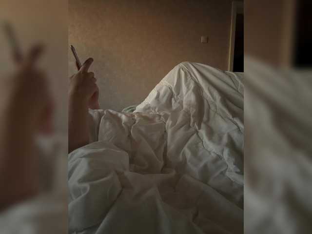 kisssssesmee live cam on BongaCams