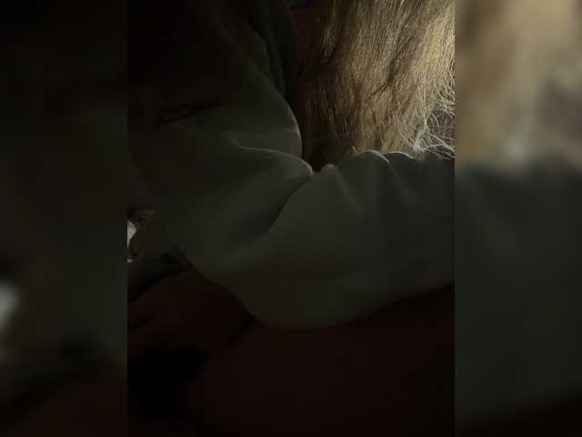 kisssssesmee live cam on BongaCams