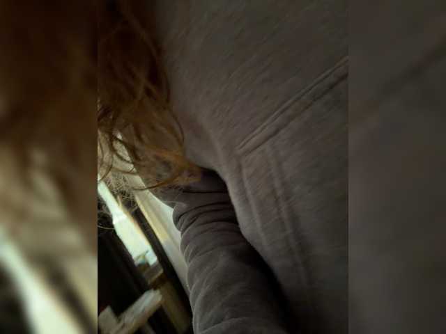 kisssssesmee live cam on BongaCams