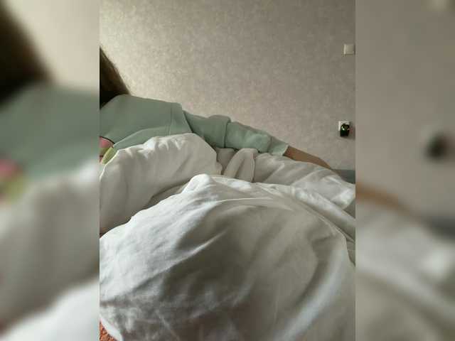 kisssssesmee live cam on BongaCams