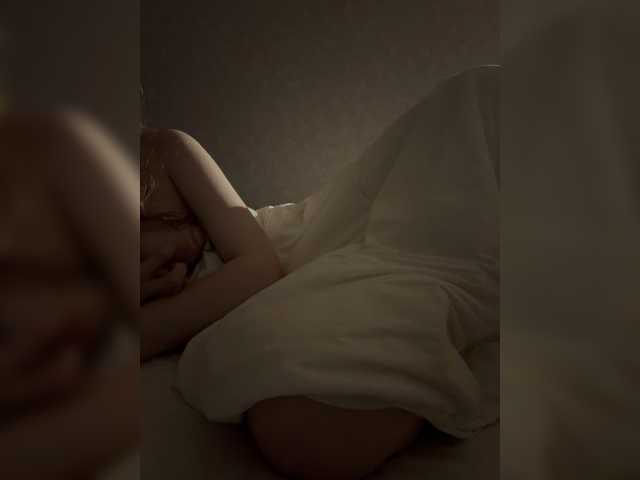 kisssssesmee live cam on BongaCams