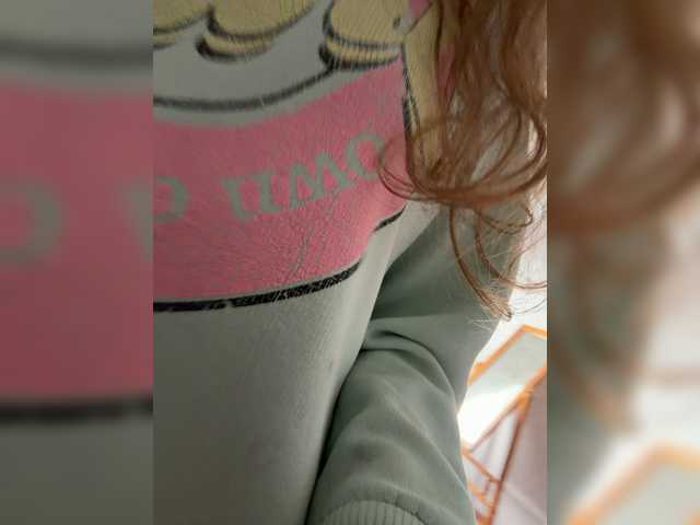 kisssssesmee live cam on BongaCams