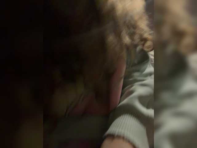 kisssssesmee live cam on BongaCams