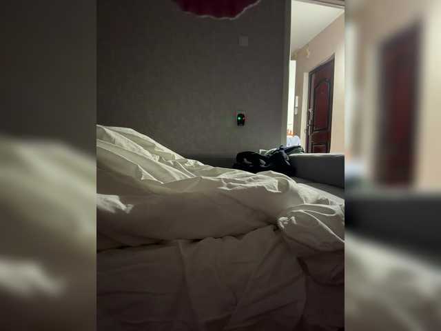kisssssesmee live cam on BongaCams