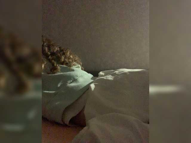 kisssssesmee live cam on BongaCams