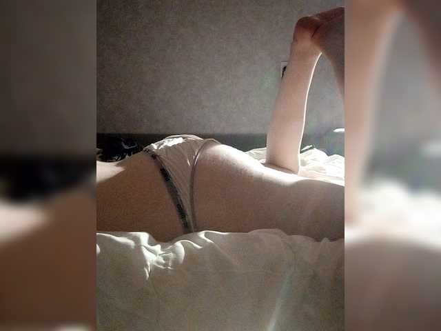 kisssssesmee live cam on BongaCams