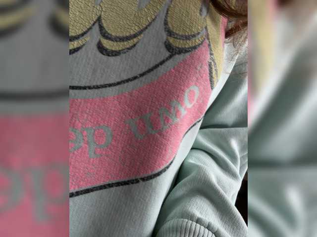 kisssssesmee live cam on BongaCams