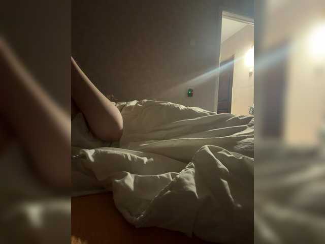 kisssssesmee live cam on BongaCams