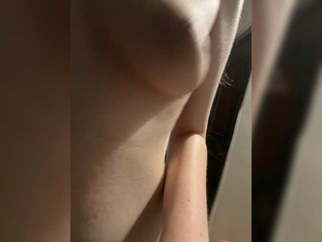 kisssssesmee live cam on BongaCams