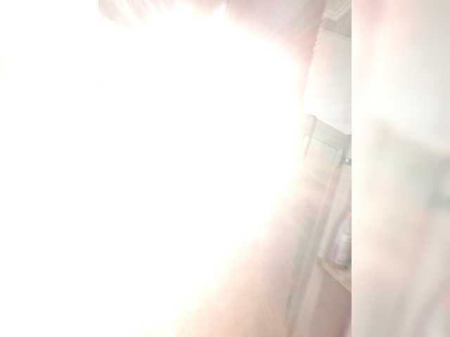kisssssesmee live cam on BongaCams