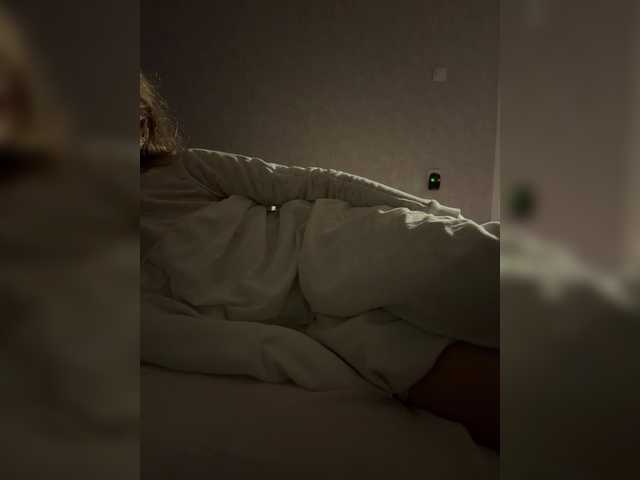 kisssssesmee live cam on BongaCams