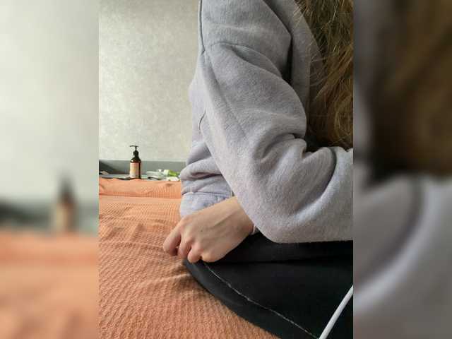 видео kisssssesmee