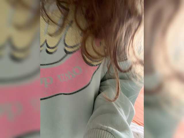 kisssssesmee live cam on BongaCams