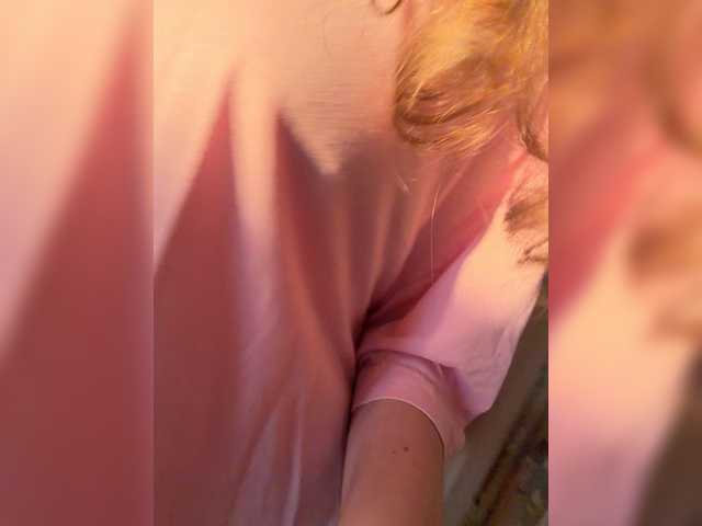 kisssssesmee live cam on BongaCams
