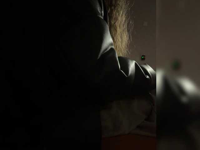 kisssssesmee live cam on BongaCams