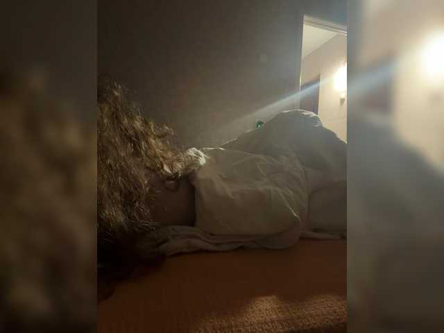 kisssssesmee live cam on BongaCams