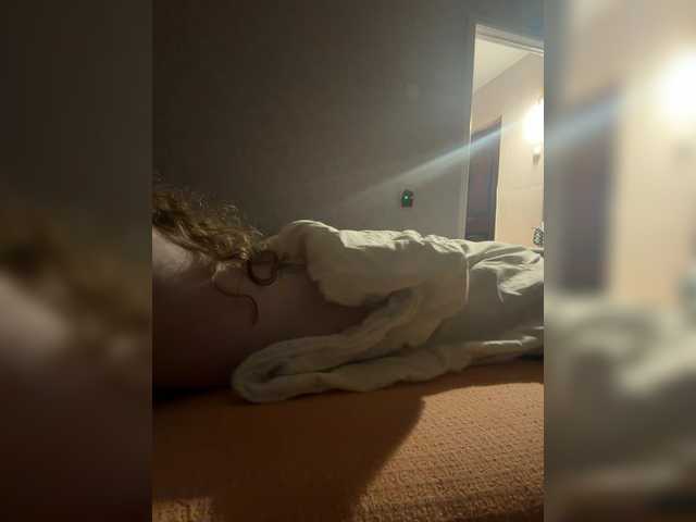 kisssssesmee live cam on BongaCams