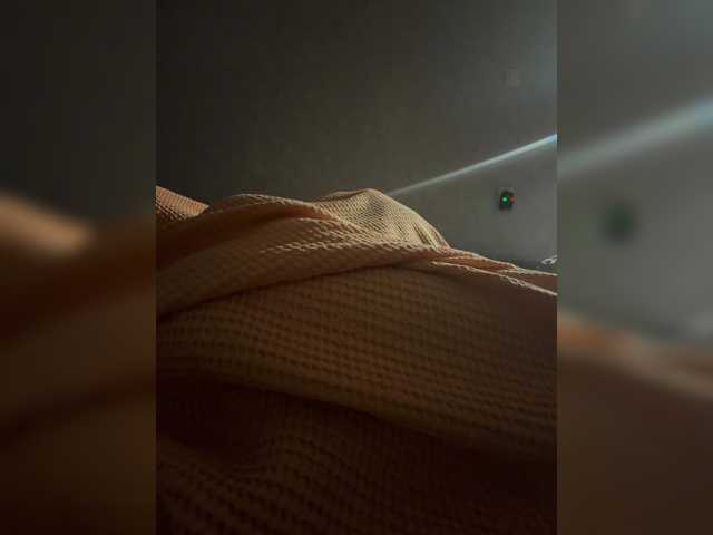kisssssesmee live cam on BongaCams