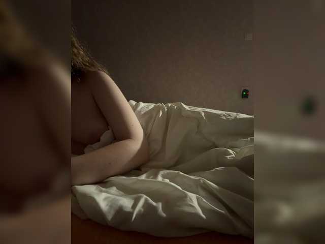 kisssssesmee live cam on BongaCams