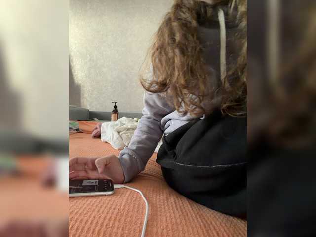 kisssssesmee live cam on BongaCams